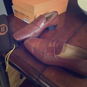 Tod’s of England brand new condition penny loafers